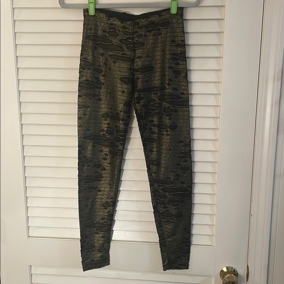 Distressed Transparante Like Black Gold Metallic Leggings - Picture 1 of 9
